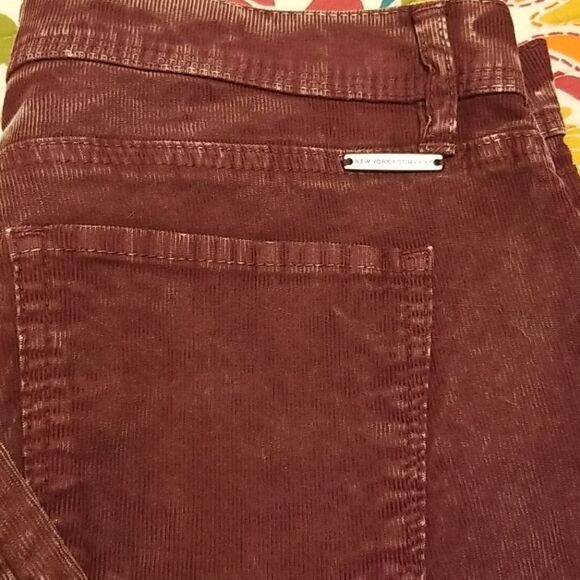 New York & Co Soho distressed corduroy burgundy jeans size 4 - Picture 2 of 5